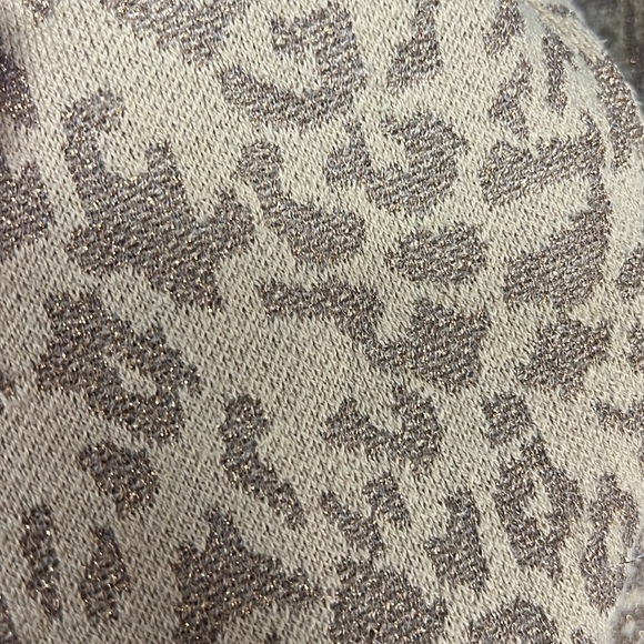 Chico’s Leopard Print Silk Blend 3/4 Flared Sleeve Cowl Neck Sweater Size 0 - Picture 8 of 8
